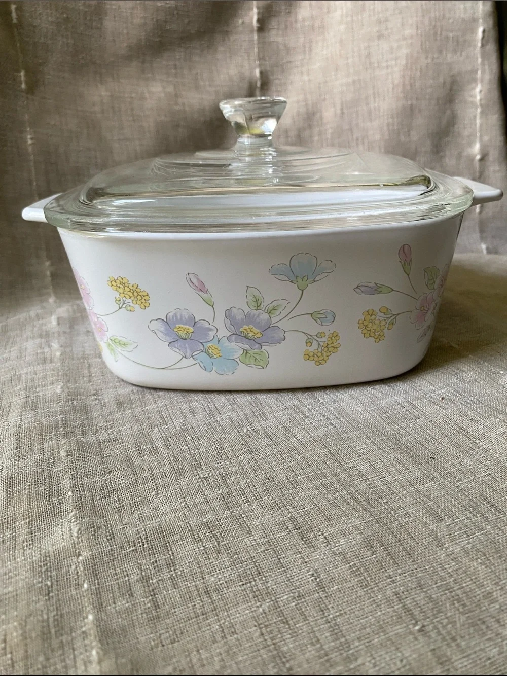 CorningWare Covered Casserole Dish - Pastel Flower Pattern 1.5 quarts